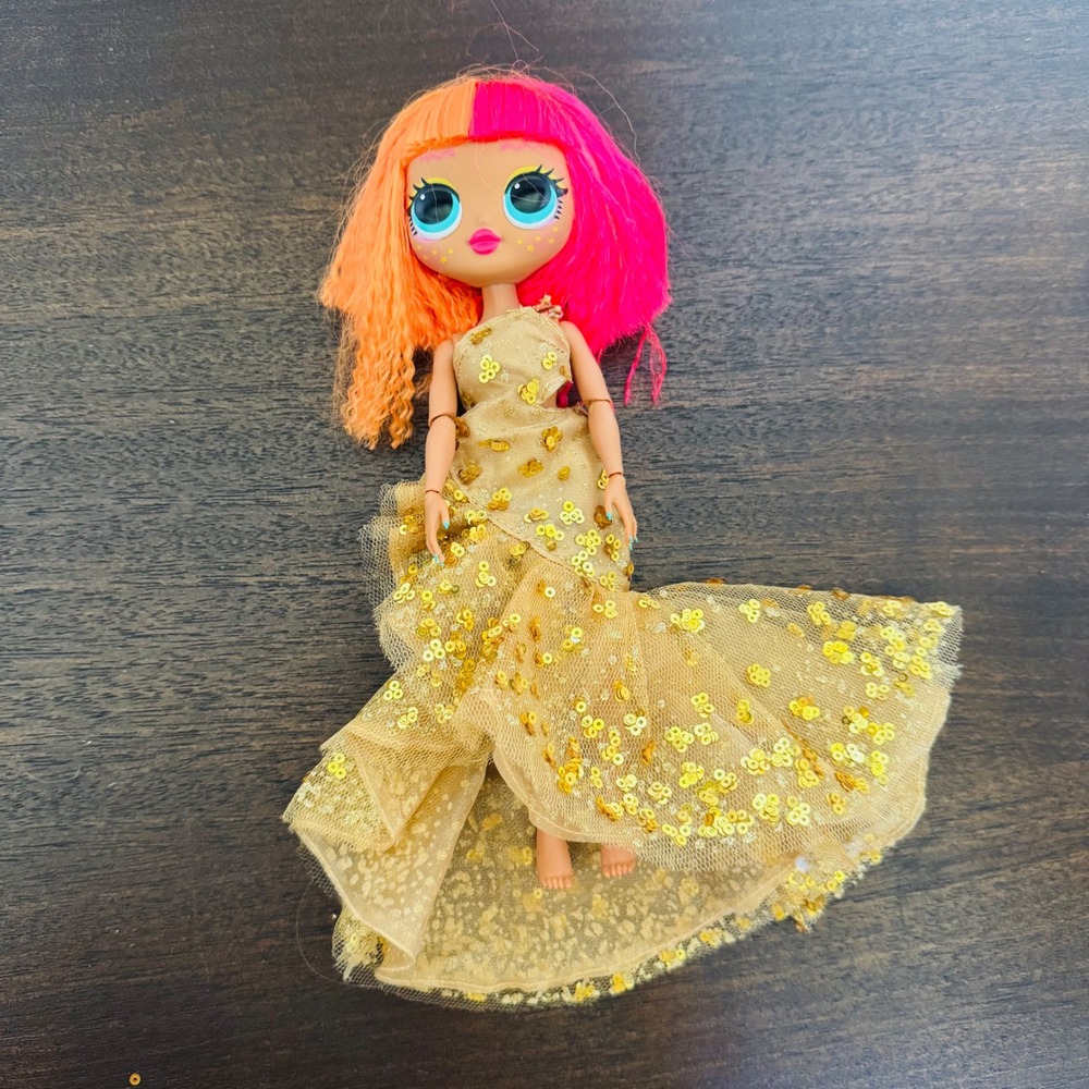 MGA LOL Surprise OMG Neonlicious Doll Pink Orange Hair Gold Sequin Gown 2019